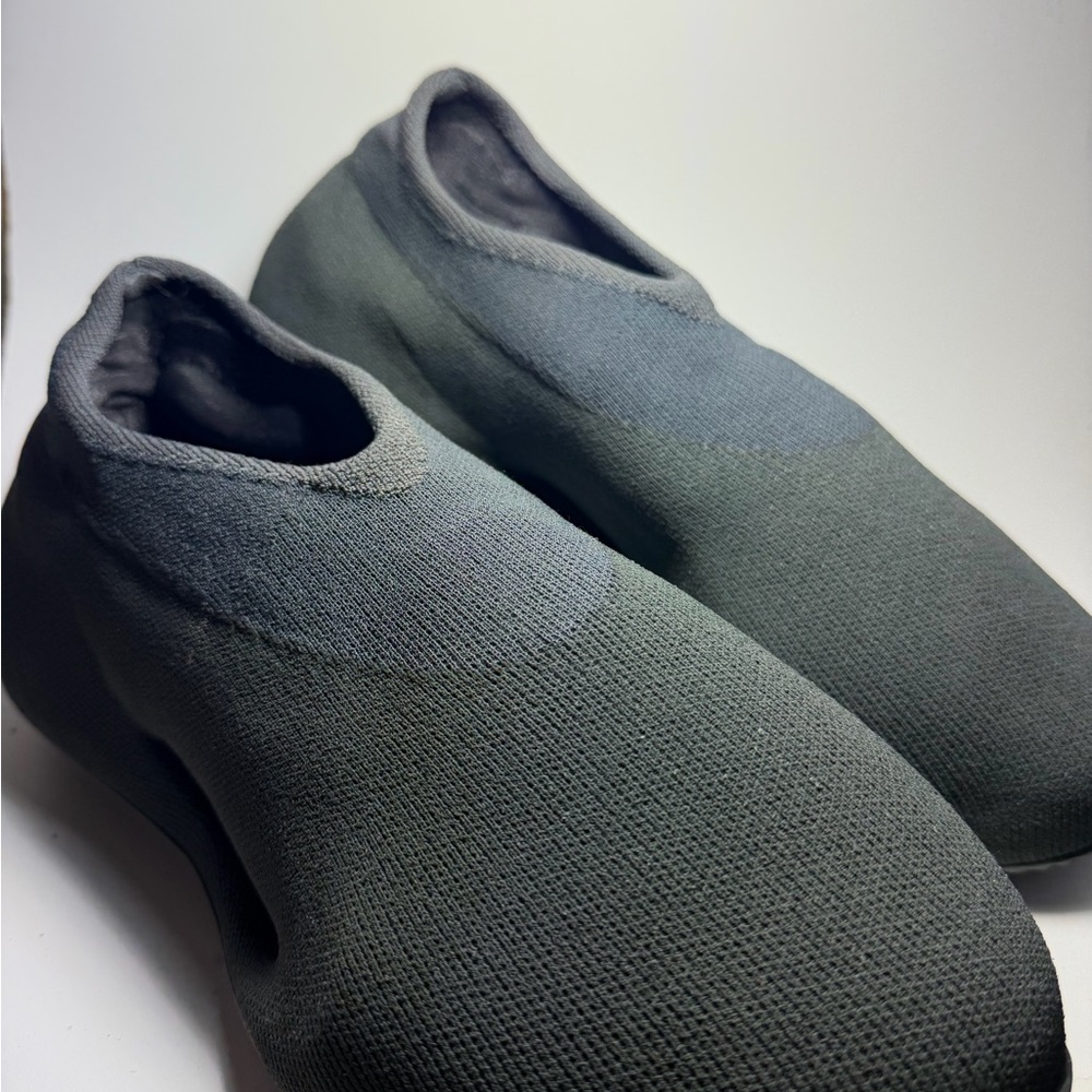 Adidas Yeezy Knit RNR Slip On Sneakers Size 7.5